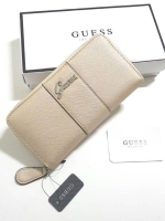 Guess leather wallet กระเป๋าสตางค์ใบยาวรุ่นซิปรอบ ด้านหน้าแต่งโลโก้แบรนด์โลหะสีเงินประดับเพชรหรูหรา รูปทรงสวยงามภายในมีช่องใส่ธนบัตร เหรียญ บัตรต่างๆ สามารถใส่ iphon 8ได้ค่ะ ปิดเปิดใช้งานสะดวกด้วยซิปรอบ รุ่นหนังดี คุ้มค่า ทนทาน