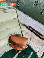 LOEWE gate dual bag / LOEWE CROSSBODY BAG VIP กระเป๋าถือหรือสะพาย Limited ทรงอานม้าสวยอยู่ทรง