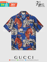 Gucci Bengal Tiger Silk bowling shirt / Gucci Men's Shirts / Gucci Shirts งานเกรดออริจินอล พิมพ์ลายคมชัด มีป้ายแท็กที่คอเสื้อทุกตัว พร้อมส่งที่ไทย ภาพสินค้าถ่ายจากงานขายจริง ใช้งานต่างประเทศได้
