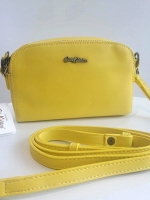 CATH KIDSTON MINI LEATHER DOUBLE ZIP BAG Restock !!รุ่นขายดีอีกรุ่น วัสดุหนัง pu เป็นกระเป๋าคล้องมือหรือสะพาย Cross Body หนังเรียบอยู่ทรงสวยขนาดมินิน่ารักกำลังน่ารัก เปิดปิดด้วยซิป 2 ช่อง หัวซิปหนังแท้ปั้มโลโก้ ด้านหน้าประดับอะไหล่โลโก้แบรนด์ ภายใน Cotton