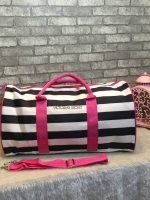 Victoria's Secret กระเป๋าเดินทาง สุด chic น่ารัก ลายทางสุดเก๋ หูจับ และสายสะพายยาวปรับสายได้ สีชมพู จะใส่เสื้อผ้าอุปกรณ์ไปฟิตเนส โยคะ ก็คุ้มค่าเลยจ้า