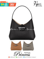Longchamp ROSEAU Sac porté épaule XS กระเป๋าสะพายไหล่ซึ่งเป็นหนึ่งในแฟชั่นไอเทมที่สาว ๆ ส่วนใหญ่จะต้องมีไว้ใช้งานกันอย่างน้อยคนละหนึ่งใบแน่นอน ใช้งานสะดวก คล่องตัว ทั้งยังมีดีไซน์ให้เลือกหลากหลายตั้งแต่แบบหรูหรา น่ารักสดใส ไปจนถึงเรียบโก้ ให้คุณเลือกหยิบม