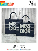 ORI หนังแท้ | Dior BookTote Blue Miss Dior Embroidery Tote Bag กระเป๋าทรงโท้ทคอลใหม่ โทนดำคลาสสิก สวยงามและหรูหรา