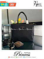Prada nylon tote bag 9" กระเป๋าสะพายผ้าไนลอน พร้อมใบเล็ก ภาพถ่ายจากงานขายจริง ใช้งานต่างประเทศได้
