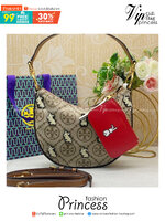 TORY BURCH Mini T Monogram Embroidered Rabbit Crescent Bag 🐇 คอลเลคชั่นกระต่ายสุดร้อนแรงแห่งปี 🥕🥕 คอลเลคชั่นทีบ่งบอกสไตล์ที่ทันสมัยทรงครึ่งวงปักลายกระต่ายบนกระเป๋าสุดน่ารัก โด่ดเด่น