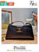 Celine wiltern bag กระเป๋าทรงพอชแบบตัวแม่ สวยมาก สวยแซ่บ ขนาดกำลังดี ใส่ของใส่มือถือได้ทุกรุ่น รูปทรงย้อนยุค สไตล์วินเทจลัคชู มีสายสะพายให้ถึง 2 แบบ สายหนังและสายโซ่ ดูแพงสุดๆ สลับใช้ได้