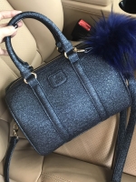 รุ่นขายดี สีใหม่ " Glitter Charcoal " สวยหรู เวอร์วังมากคะ มาพร้อม pompom ขนยาวเข้า set 😘🙏🏻 👜ดีเทลกระเป๋า 🌵สินค้าขายดี ขนาด มินิ สวยมากคะ >> รุ่น KEEP Glitter Charcoal leather Pillow bag สวย น่ารัก ข