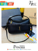 YSL Camera Supple Bag กระเป๋าสะพายทรงกล้องใบขนาดกลาง มีหูจับถนัดมือ งานหนังสวยเต็มใบ จุของได้เยอะ ดีไซส์เรียบหรูดูแพง ใบจริงสวยน่าใช้มากค่ะ