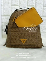 GUESS WOMAN'S BACKPACK กระเป๋าสะพายเป้หนังสวยขนาดกำลังดี สกีนโลโก้รอบใบ น้ำหนักเบา ด้านหน้าประดับโลโก้แบรนด์สามเหลี่ยมโดดเด่น มีลูกเล่นที่ช่องด้านหน้าสามารถถอดออกถือเป็นครัชได้นะคะ ตัวกระเป๋าเปิดปิดด้วยซิปเป็นหลัก ภายในกว้าง บุด้วยผ้าสกีนลายโลโก้แบรน