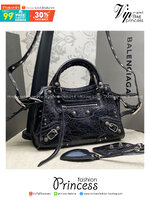Balenciaga Neo Cagole XS Handbag in black Arena กระเป๋าสะพายรุ่นยอดนิยม สวยเท่ เกรดออริ 1:1 สลับแท้ ใช้งานต่างประเทศได้