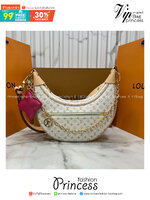 ORI หนังแท้ | LV Loop PM Bag กระเป๋าสะพาย ดีไซน์ทรงพระจันทร์ครึ่งเสี้ยวได้แรงบันดาลใจจากกระเป๋ารุ่น Croissant อันเป็นตำนานของเมซง รูปทรงกระเป๋ากะทัดรัดรับกับรูปร่างมาพร้อมสายโซ่
