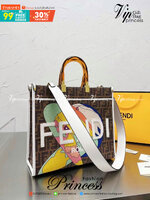 FENDI Sunshine Medium Shopper Tote / FENDI Shopping Shoulder Bag กระเป๋าสะพายทรง shopping ใบใหญ่จุใจ!! ลายกราฟฟิกมาใหม่ดีไซน์คลาสสิควินเทจ สวยหรู ภายในโล่งกว้างมากๆ ใส่ของจุสุดๆ