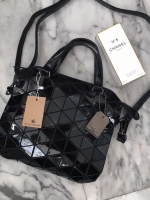 มาใหม่จ้า ทรงสุดฮิตจากแบรนด์ David Jones กระเป๋า ทรง Tote ตัวกระเป๋าเย็บติด ด้วยแผ่นอคิลิค สีดำสุดหรู ดีไซน์เกร๋ #จุดเด่นที่ น้ำหนักเบา สามารถ ถือ หรือ สะพายไหล่ได้คะ ใบใหญุจุของคุ้ม แต่น้ำหนักเบาคะ มีใบเดียวจบ #ควรมีติดตู้คะแนะนำเลย