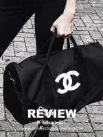 CHANEL Travel Bag กระเป๋าเดินทาง รุ่นสุดฮิตในหมู่ดาราเซเลปค่ะ วัสดุ NYLON เนื้อหนาสีดำด้านหน้ามีโลโก้ CC สีขาว ใบใหญ่จุใจสามารถใส่เสื้อผ้ารองเท้าของใช้ได้เยอะ น้ำหนักเบา กันนำ้ดูแลรักษาทำความสะอาดง่าย