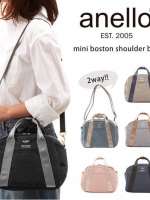 Anello Mini Boston shoulder Bag New arrival คอลเลคชั่นใหม่ล่าสุด ชน shop ค่ะ กระเป๋าถือ หรือสะพายข้าง ขนาดกำลังน่ารัก เปิดปิดด้วยซิปคู่ ภายในมี ใบลูกให้อีก 1 ใบ แยกใช้ได้ค่ะ ด้านหน้าสกรีนโลโก้แบรนด์ มีช่องทั้ง 4 ด้าน หน้าหลัง และด้านข้างใช้งานได้จริง มา พ