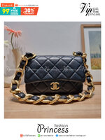 Chanel chunky chain bag in black สวยฟาดย้อนยุคความหรู ในราคาที่จับต้องได้ กับกระเป๋าสะพายไหล่ ไซส์กำลังสวย โดดเด่นด้วยสายสะพายโซ่สลับหนังเส้นใหญ่ ทนทาน ดูแพง
