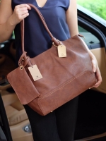 New Arrival ซื้อ 1 ได้ถึง 2 กระเป๋า ทรง Tote จากแบรนด์ David Jones ค่า ทรงนี้ นิยมถือกันมากๆ บอกเลยใบนี้ ของจริงสวยคะ หนังนิ้ม นิ่ม ค่า ดีต่อใจ 😁❤️ 〰〰〰〰〰 รุ่นใหม่ล่าสุด หนังนิ่มมาก ใบนี้ มีใบเล็กแถมให้อีก 1 ใบค่ะ จะถือ หรือสะพายก้อได้ จุของ