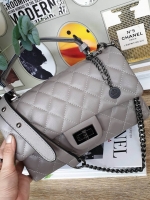 สินค้าเข้าใหม่ KEEP รุ่น Coco chain handbag ✨กระเป๋าทรงหรูวัสดุทำจากหนังแกะสังเคราะห์ หนัง นิ่ม ฟู ตึง สวยอยู่ทรงตามแบบฉบับของแบรนด์ รุ่นใหม่ตัวนี้ปักลายตารางสวยหรู การเย็บประณีตทุกตาราง อะไหล่สีดำ เงา เกรดพรีเมี่ยม ✨รุ่นนี้ดีไซน์มีหูหิ้ว สา