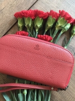 New Arrival !!!! กระเป๋าสตางค์ ทรงยาว แบบ ซิปรอบ 2 พับหนังวัวแท้นิ่มมือ จากแบรนด์ KEEP •Gissy zipper • กระเป๋าสตางค์ทรงยาว หนังวัวแท้ซิปรอบ แบบมีสายคล้องแขน ใบนี้ ใช้แล้วดีแน่นอนค๊า 🤑🤑 ตามหลัก โหราศาสตร์ กันเงินออก เก็บเงินอยู่แน่นอนค๊า ขน