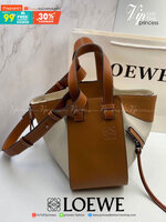 พรีเมี่ยมกิ๊ฟแท้ 100% 】งานหนังแท้ Loewe Small Hammock bag in Anagram jacquard and calfskin