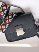 Don't Miss! Best Seller! ZARA CROSSBODY WITH 2STRAPS กระเป๋าถือหรือสะพายทรงคลัชรุ่นยอดนิยมวัสดุหนัง Saffiano อยู่ทรงสวยหรูสไตล์ PRADA แข็งแรงทนทาน ดีไซน์เก๋ไม่ซ้ำใคร เปิดปิดด้วยตัวล๊อคเอกลักษณ์ของ ZARA ภายในมีโลโก้ สามารถใส่มือถือ iphone7+ ได้ โดดเด่