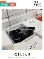 หนังแท้ Ori CELINE BELT LOGO 25MM / Celine Vintage Logo Leather Belt ออริจินอลเกรด สีดำสุดคลาสสิก รุ่นนี้สวยมากหนังดีมากแบบเทียบแท้หนังนิ่มมาก ทำจากหนังแท้ งานละเอียด ตัตเย็บสวยงาม หนังดีถอดแบบมาจากของแท้ หัวเข็มขัดโลโก้แบรนด์แบบ 3D Vintage สีดำ ปั้มโลโก้
