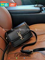 VIP YVES SAINT LAURENT YSL CROSSBODY BAG VIP / YSL Solferino Bag วัสดุหนังแท้ Calfskin ทรงสี่เหลี่ยมหนังสวยหรูอยู่ทรงเปิดปิดด้วยฝาปิดโลโก้แบรนด์อะไหล่ทอง ภายในโล่งมีช่องหลัก และช่องย่อยสามารถใส่มือถือของใช้จุกจิกได้เยอะ สายสะพายหนังยาวปรับระดับได้จะสะพายไ