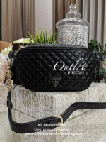 Guess Woman Factory Belt Bag กระเป๋าสะพาย/คาดเอว/คาดอก รุ่นใหม่ดีไซน์ยอดนิยมจาก GUESS FACTORY วัสดุหนังเเกะสังเคราะห์เนื้อหนานิ่มลายตาราง เปิดปิดด้วยซิปสะดวกใช้ ด้านหน้ามีโลโก้ ภายในมีโลโก้และช่องซิป มาพร้อมสายสะพายให้เลือกใช้ถึง2แบบไม่จำเจ ทั้งสายโซ่และส