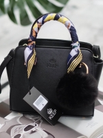 งานแท้ชนช้อป 👍 รุ่นใหม่ล่าสุด หนัง saffiano สวยมากๆค่า รุ่น KEEP saffiano leather Mini office bag สวย น่ารัก ขนาดตอบทุกโจทย์การใช้งาน เห็นแล้ว #หลงรักเลยคะ 🌲ตัวกระเป๋าขนาดกำลังดีหนังsaffiano ลายสวยที่สำคัญ ดูแลรักษาง่าย ประดับด้วยผ้าพันหูกระ