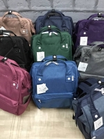 Anello Mottled Polyester Mini Backpack เป้แบรนด์ดังแห่งปี วัสดุ poleyester canvas เนื้อผ้าเรียบหรู และทันสมัย ดีเทลคล้ายรุ่น original ต่างตรงที่ด้านหน้าเป็นงานปักโลโก้สวยงาม และหัวซิป สกรีนโลโก้แบรนด์สีสันเข้ากับตัวกระเป๋า รุ่นชน shop มีหลากสีให้เลือกสรรค