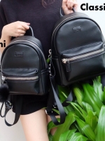 KEEP รุ่น Leather classic backpack >กระเป๋า หนังเนื้อดี นิ่มมาก ลายหนังชัด ทนทานคะ >น้ำหนักเบา ดีไซด์ ทันสมัย เข้าได้กับทุกชุด >สายสะพายเป็นหนังอย่างดี ด้านหน้าและด้านข้างประดับหมุด ด้านข้างมีช่องไว้ใส่ของได้ >ภายในตัวกระเป๋ามีช่องเก็บของจุกจิ