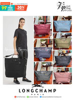 LONGCHAMP LE PLIAGE CLUB TRAVEL BAG กระเป๋าขนาดใหญ่สำหรับการเดินทาง เราเรียกที่นี้ว่า travelling bag รุ่นคลาสสิค มาพร้อมสายสะพายยาวที่ปรับและถอดออกได้ ความพิเศษของรุ่นนี้ที่ครองใจนักเดินทางทั่วโลก คือซิปรอบตรงกลางตัวกระเป๋า สามารถเปิดซิปเพื่อขยายขนาดและพั