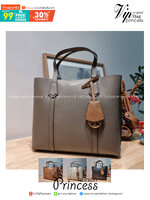 TORY BURCH PERRY SMALL TRIPLE COMPARTMENT TOTE BAG กระเป๋าโท้ทขนาดเล็ก รุ่นขายดี ทรงสวย ดีไซน์ออกมาให้ใช้งานได้ทุกลุค ทุกโอกาส สวยคมชัดทุกสี