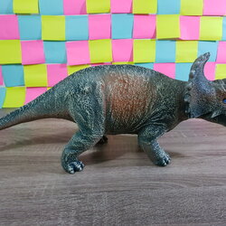 ตุ๊กตายางไดโนเสารไทรเซอราทอปส์