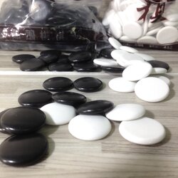 เม็ดหมากล้อมพลาสติกเปล่าแบบนูนด้านเดียว