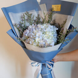ช่อดอกไม้ ช่อไฮเดรนเยียสีฟ้า