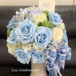 แจกันดอกไม้ประดิษฐ์