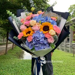 ช่อดอกไม้ ทานตะวันผสมดอกไม้หลากชนิด