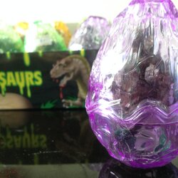 ไข่เไดโนเสาร์พลาสติกขนาดใหญ่