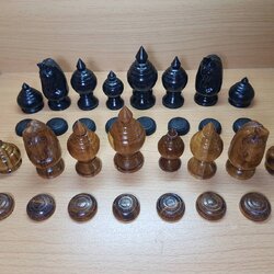 ตัวหมากรุกไทยไม้สักชุดพยุหคีรีม้าแบบใหม่ชุดที่ 1