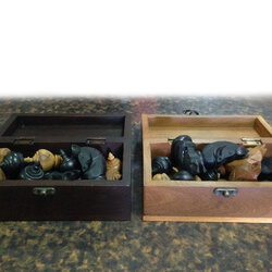 ตัวหมากรุกไทยไม้สักขนาดมาตรฐานพร้อมกล่อง