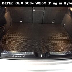 แผ่นปูท้ายรถ BENZ GLC 300e W253 (Plug in Hybrid) ลายกระดุมเล็กPVC สีดำ เข้ารูป ตรงรุ่นรถ