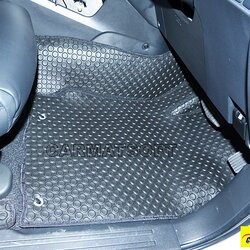 พรมปูพื้นรถยนต์ PAJERO SPORT 2016-25 ลายกระดุม สีดำ เต็มคัน