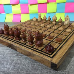 ชุดหมากรุกไทยตัวไม้ยางพาราและไม้แดงพร้อมกระดานพับได้