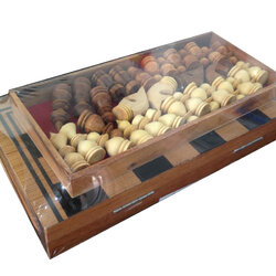 ชุดหมากรุกสากลไม้ตัวไม้และกระดานไม้