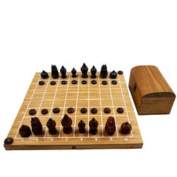 ชุดหมากรุกไทยตัวหมากชุดพยุหะคีรีพร้อมกระดานและกล่องไม้แบบหีบล็อค