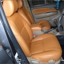 ชุดหุ้มเบาะเข้ารูป VIGO 4 ประตู หนังPVC เกรดA หนา1มิล รวมแผงข้าง+ที่เท้าแขน สีชา (แบบลอกหนังเดิม)