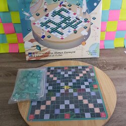 ครอสเวิร์ดพรีเมี่ยมรุ่นมัธยมกระดานไม้หมุนลายอวกาศ