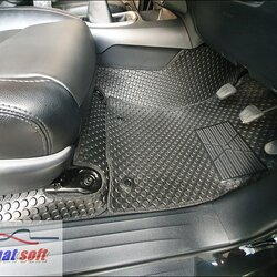 พรมปูพื้นรถยนต์REVO 4ประตู ลายกระดุม สีดำ เต็มคัน พื้นเรียบ+ตีนตุ๊กแก