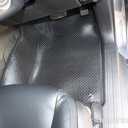 ยางปูพื้นรถยนต์ PAJERO SPORT 2016-20 รุ่น MINI MAT กระดุมเม็ดเล็ก สีดำ